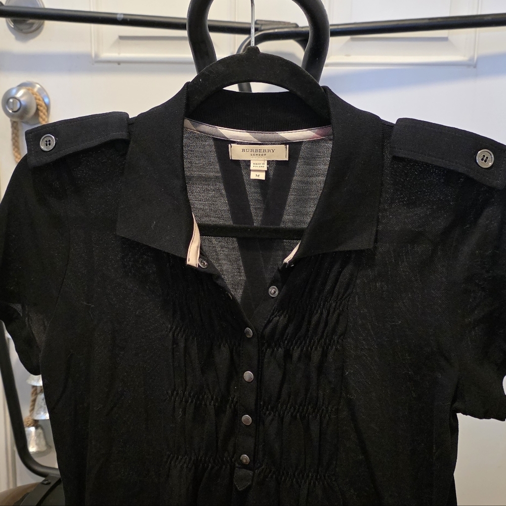 Burberry Elegant Black Short Sleeve Tee
